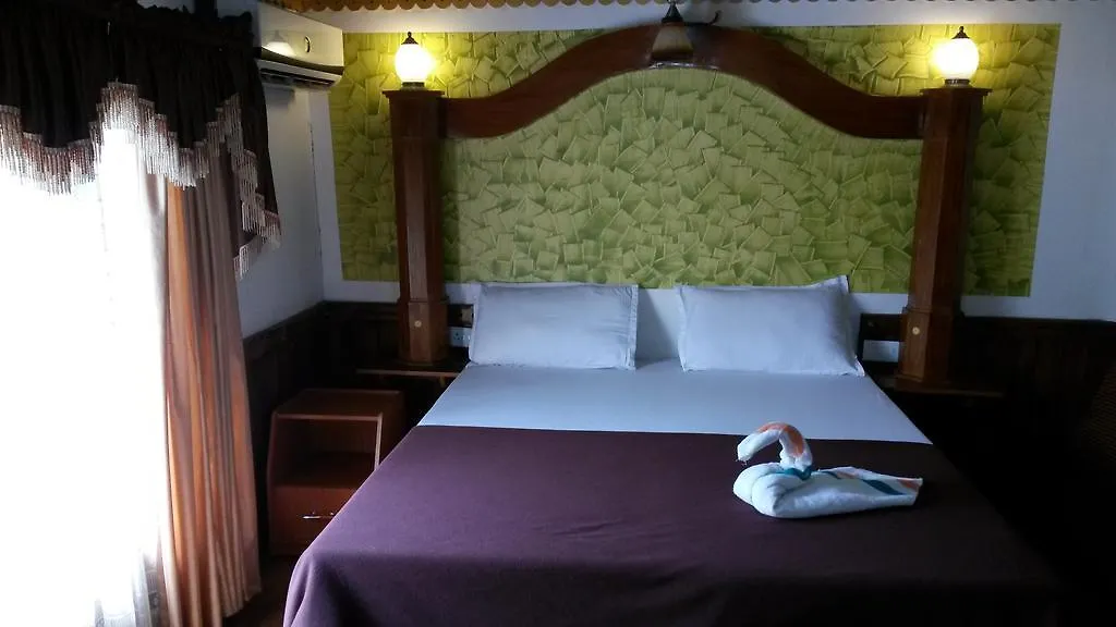 *** Hotel na wodzie Hotel Kv Houseboats Alappuzha Indie