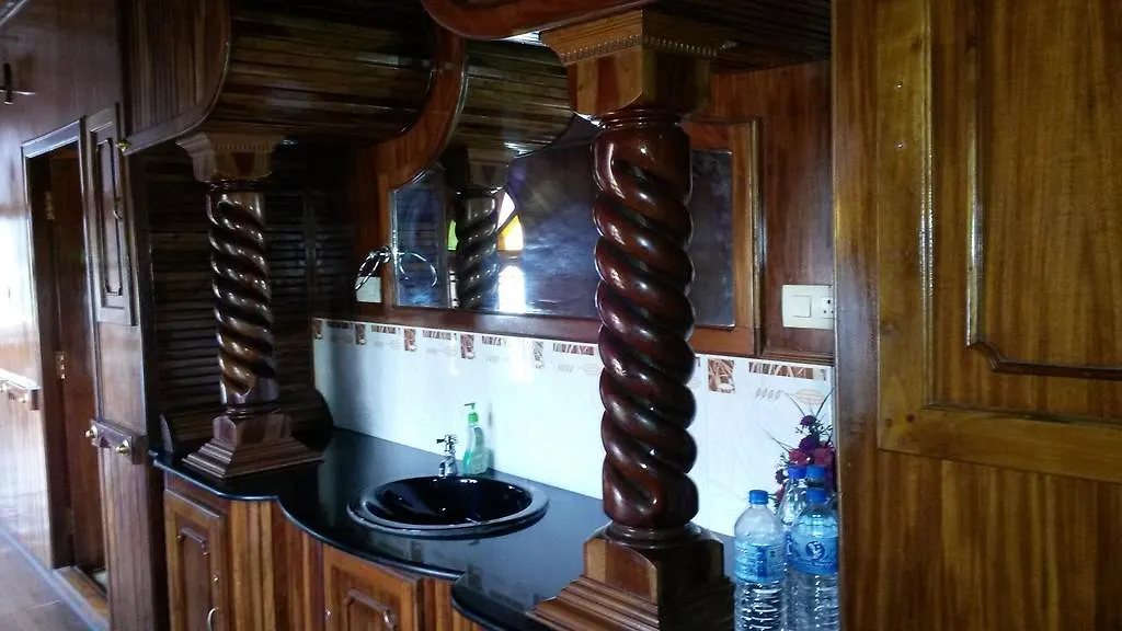Hotel Kv Houseboats Alappuzha