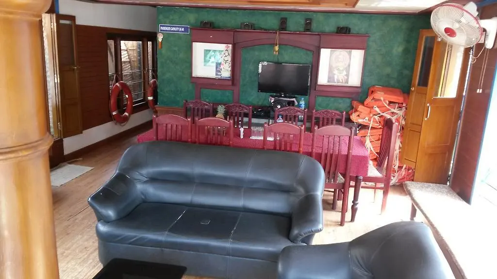 Hotel Kv Houseboats Alappuzha 3*,