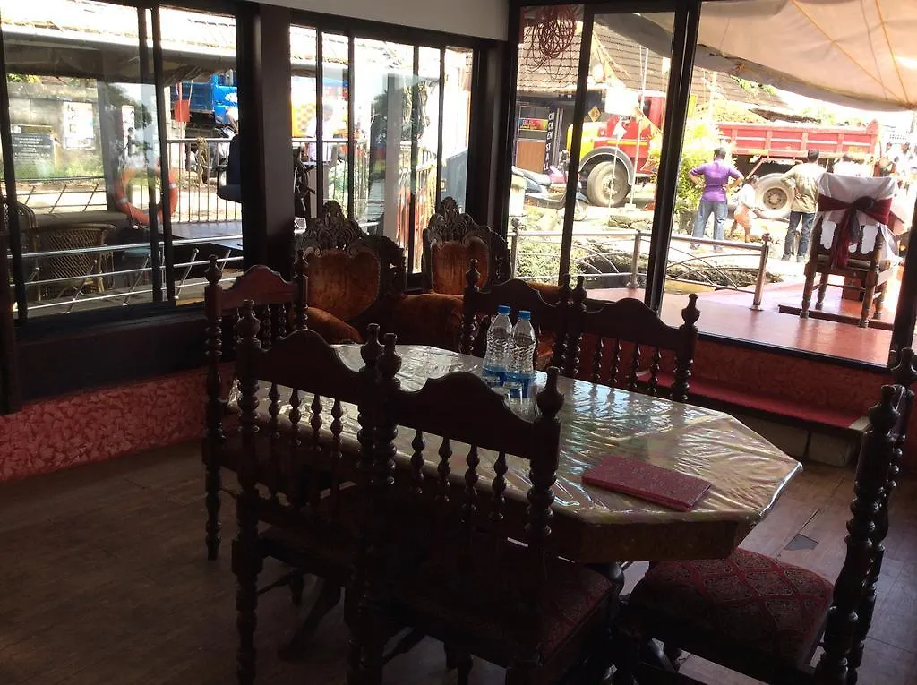 Hotel Kv Houseboats Alappuzha Indie