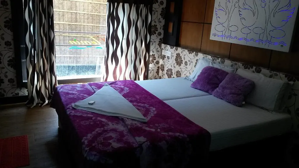 Hotel Kv Houseboats Alappuzha Botel