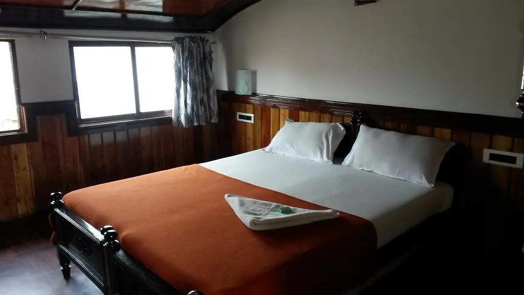 Hotel Kv Houseboats Alappuzha Indien